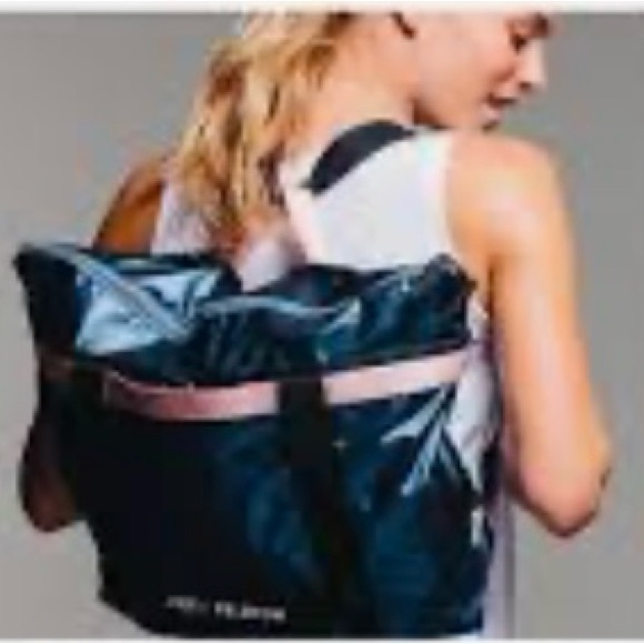 Peloton X Andi Collab Navy and Pink\Peach with Black Strap Bag Large Alchemist - Picture 12 of 12